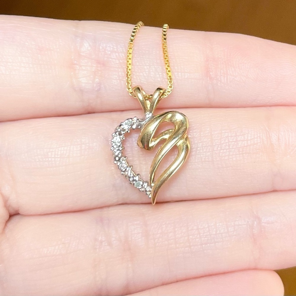 10k diamond paved heart swirl filigree solid yellow gold dainty pendant​​​​​​​​ - Picture 3 of 10